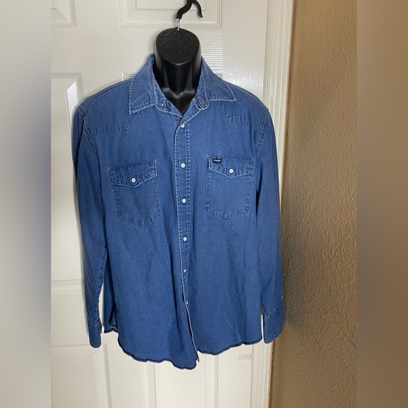 Wrangler Denim Western Shirt Size XLarge​​​​​​​​​​​​ - Picture 1 of 8